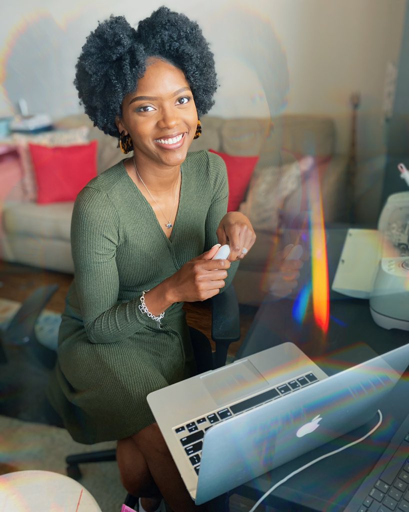TyshekaMcKinnie's tweet image. It’s my first day as an Assistant Principal 😬🥳

Although I’m working from my living room, I’m just as excited and grateful! Yes, I dressed up to sit in front of a computer for 24 hours 😌