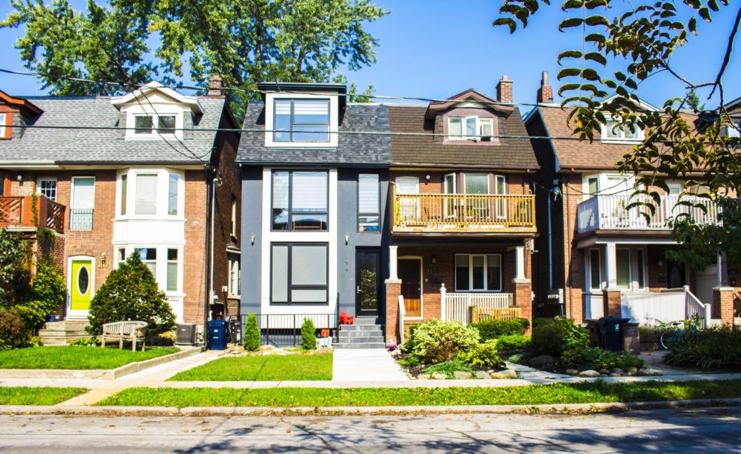 CleanAir_Canada's tweet photo. Calling all #Toronto #homeowners! Are you planning a #renovation? Join our #webinar on July 9 at 7PM where we'll take you through a step-by-step guide of how to plan a renovation to save time, money &amp; reduce harmful emissions from your home. To register: https://t.co/4XHltCmlRR https://t.co/OLQly14j4q