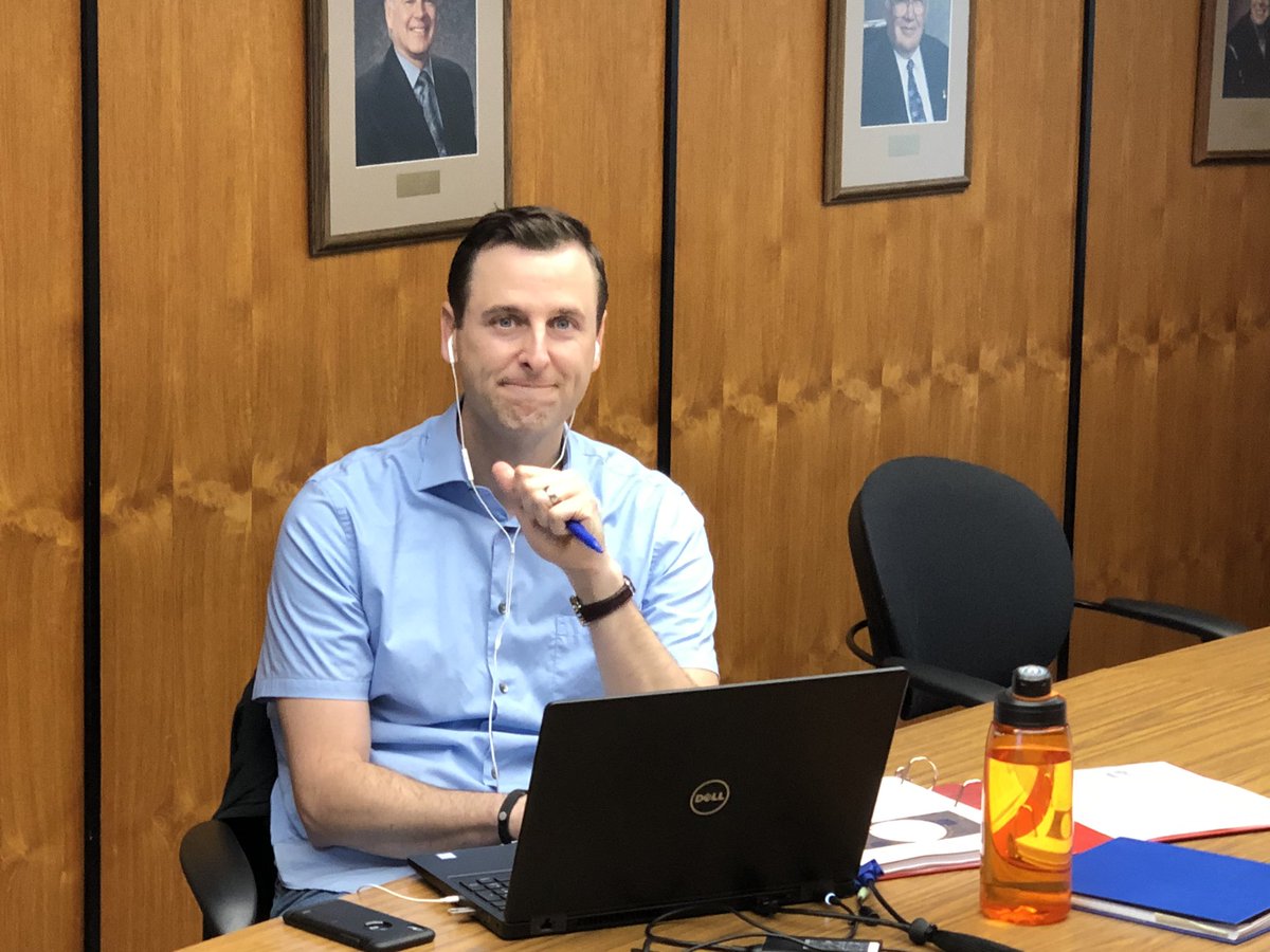 RandolphMacLEAN's tweet photo. Day 1 of the SPSC 2020 begins! #SPSC2020 #leadershelpingleaders #edchatSK #learnlistenlead @usaskEducation #peanutbutter https://t.co/RmDwO7WXQm