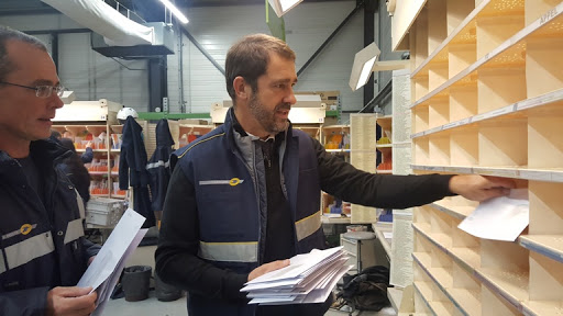 ccastanette's tweet photo. En stage de reconversion en attendant le #remaniement https://t.co/hK19y91Q9C