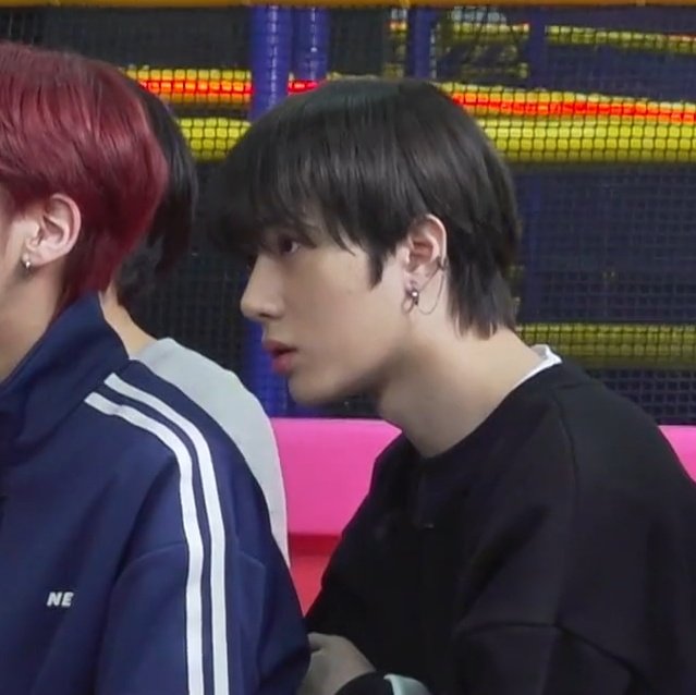 who's the king of side profiles??? i'm glad we agree @TXT_members  @TXT_bighit