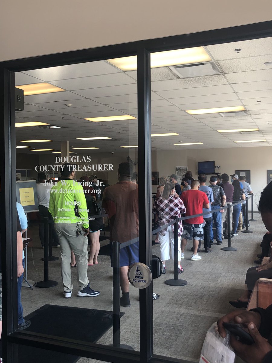 jem8560's tweet photo. Appearantly #douglascounty didn’t hear about social distancing #wowt #ketv limited hours of 10-4 and maybe rona doesn’t exsist in the treasurers office https://t.co/khH7j3WHof