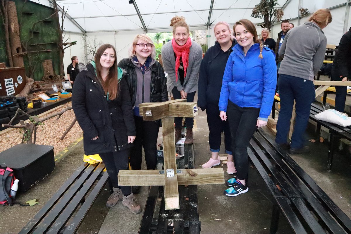 TeamBuildBITE's tweet photo. #TeambuildTuesday featuring a throwback to a build we ran during a conference at @ZSLLondonZoo last year!
#TBWB #TeamBuilding #EventProfs https://t.co/9FS7ONiCbG