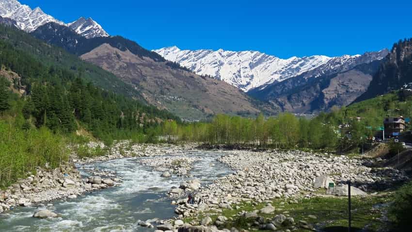 travelobiz's tweet photo. Report: Himachal Pradesh Plans To Open For Tourism Next Week.

#Himachal #HimachalPradesh #InterStateTravel #Reopning #Tourism #Travel #TourismResumption #TravellingPostCOVID19 #Unlock2 https://t.co/9uHLKy0lMm https://t.co/DaRxOGVtLT