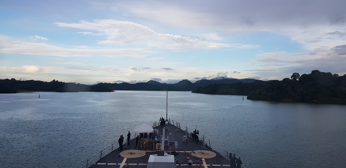 CapRODRR's tweet photo. Special job, the USS Nitze (DDG-94), an Arleigh Burke-class guided missile destroyer on her #SafeTransit thru the @canaldepanama She was comissioned on March 2005
#Panama #PanamaCanal #CanaldePanama #PananaCanalPilots #CanalPilots #DockingPilots #HarbourPilots #US #USNAVY https://t.co/KPF5EWfQye