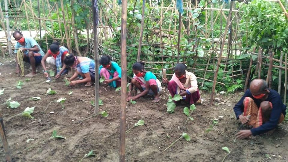 anshugoonj's tweet photo. 36 residents from Foksadanga village in Alipurduar district of West Bengal decided to work towards the beautification of ICDS (Anganwadi) under Goonj’s ��Dignity For Work’ initiative.
To know more about our work & to donate - https://t.co/nWp1j4zOJa
#DignityForWork #Goonj https://t.co/jyAdaWgh7q