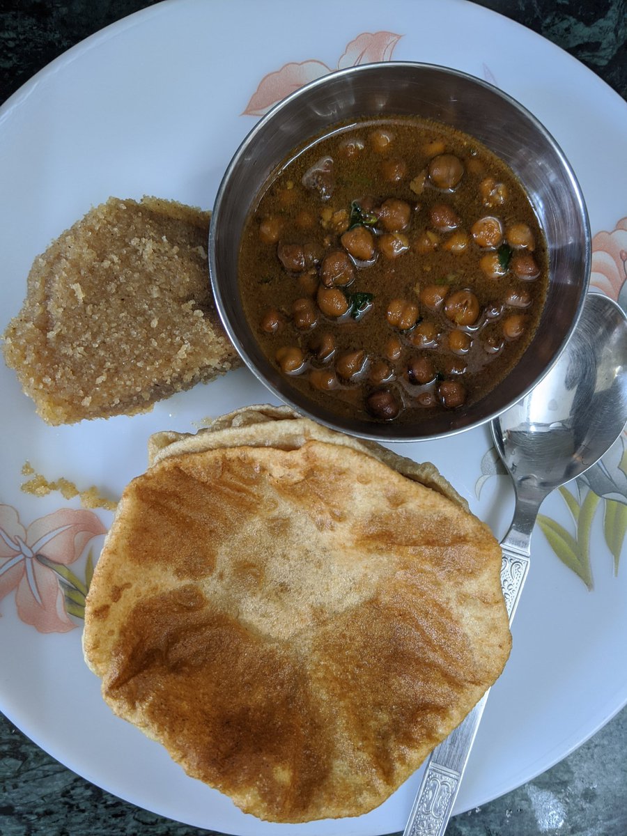 drshalinisdiet's tweet photo. All traditional mithai these, but can have Only Occasionally as we live in times of Remotes, Mobile phones, Laptops, Elevators & Alexa.
Is zamane mein, dekh dekh ke khaana padta hai.
#ModifyYourLifestyle #EatSensibly https://t.co/RQR49Hlop5