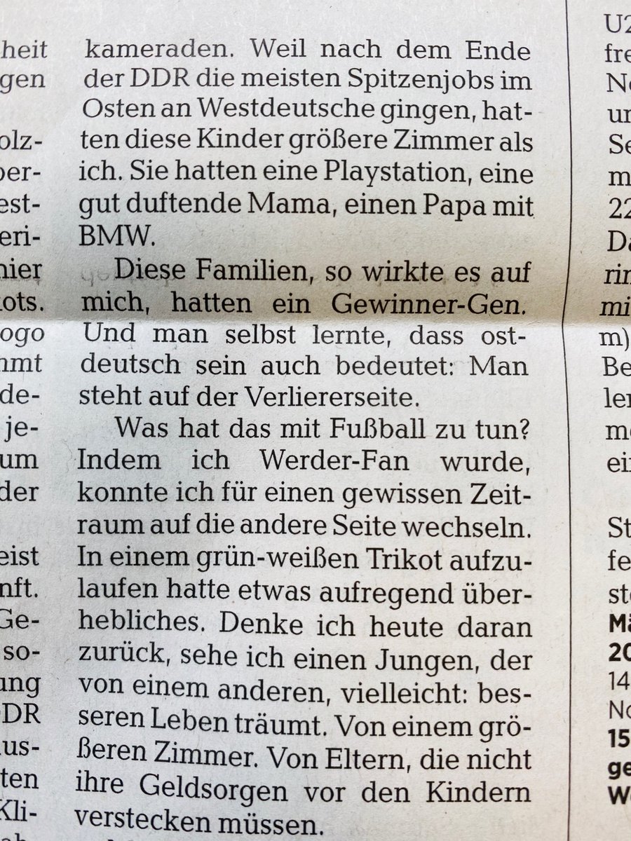 JosaMania's tweet photo. Im @LVZ Sportteil durfte ich heute von meiner seltsamen Liebe zu @werderbremen schreiben - und warum sie mit ostdeutscher Identität zu tun hat.

Die eigentliche News ist aber, dass der Artikel mit Fotos von mir und Milot Rashica in Schusshaltung bebildert ist. Life Goals 😍 https://t.co/FYp9slEU1W