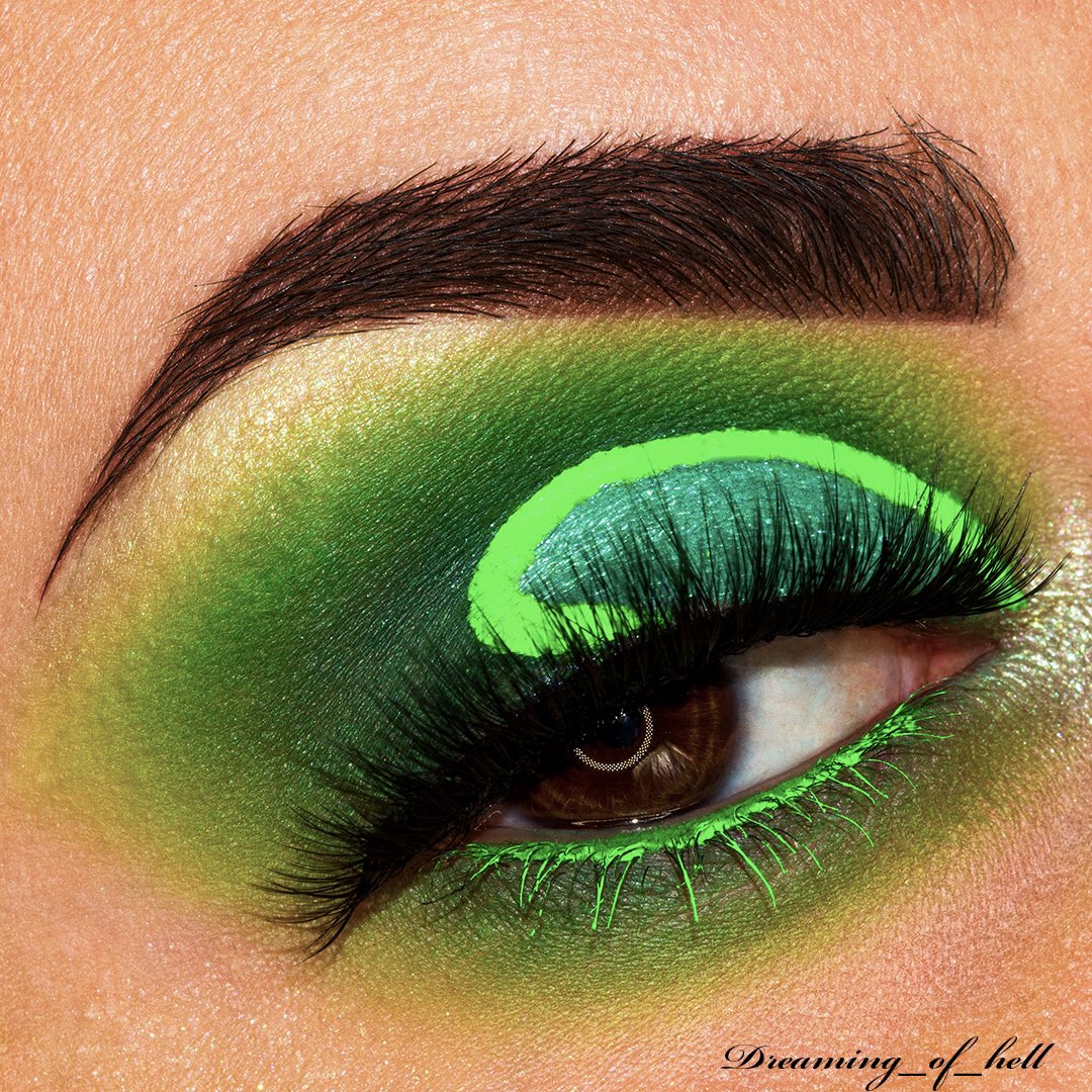Dreaming_ofhell's tweet photo. • Green Neon •
.
#sigmabeauty #morphebrushes #anastasiabeverlyhills #flawlesssdolls #jeffreestarcosmetics #slave2beauty #blazin_beauties #mua_underdogs #featuremua #underratedmuas #makeupdoll #bperfectcosmetics #beautybayprsearch #avantgardemakeup #makeupeditorialnorvborv https://t.co/tecXiTvm5e