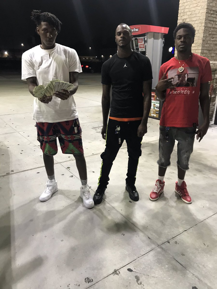 jayteedashooter's tweet photo. 🖤💸 https://t.co/FmhoZMM4Fz