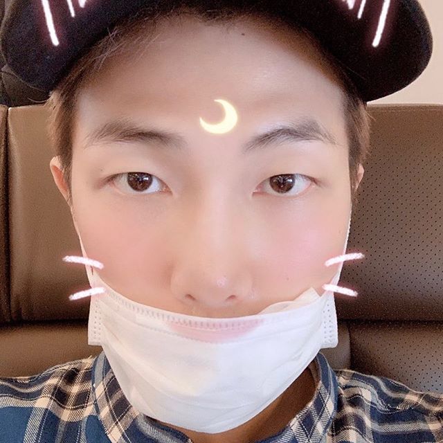 rachelcheve's tweet photo. Moonchild you shine 🌟🌙

When moon rise, it's your time 🌛💛

#Moonchild #RM #Mono #Mono96 #Namjoon #BTS #BTSARMY #ARMY #ARMYS #ARSD #ARMYSelcaDay https://t.co/HLHazNTGF4