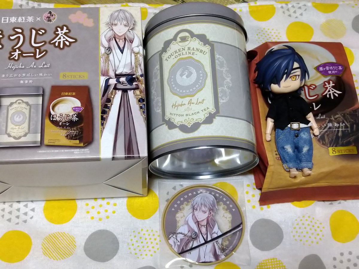 ちゃい En Twitter 発売日になったから日東紅茶 刀剣乱舞コラボの中身 缶は紅茶缶というよりコーヒー缶といった方が良さそうなサイズ 缶 コースターつき 画像のねんどろどーるはサイズ比較のため置いてます 価格は税込2 750円 イオン先行で正式には７日から販売