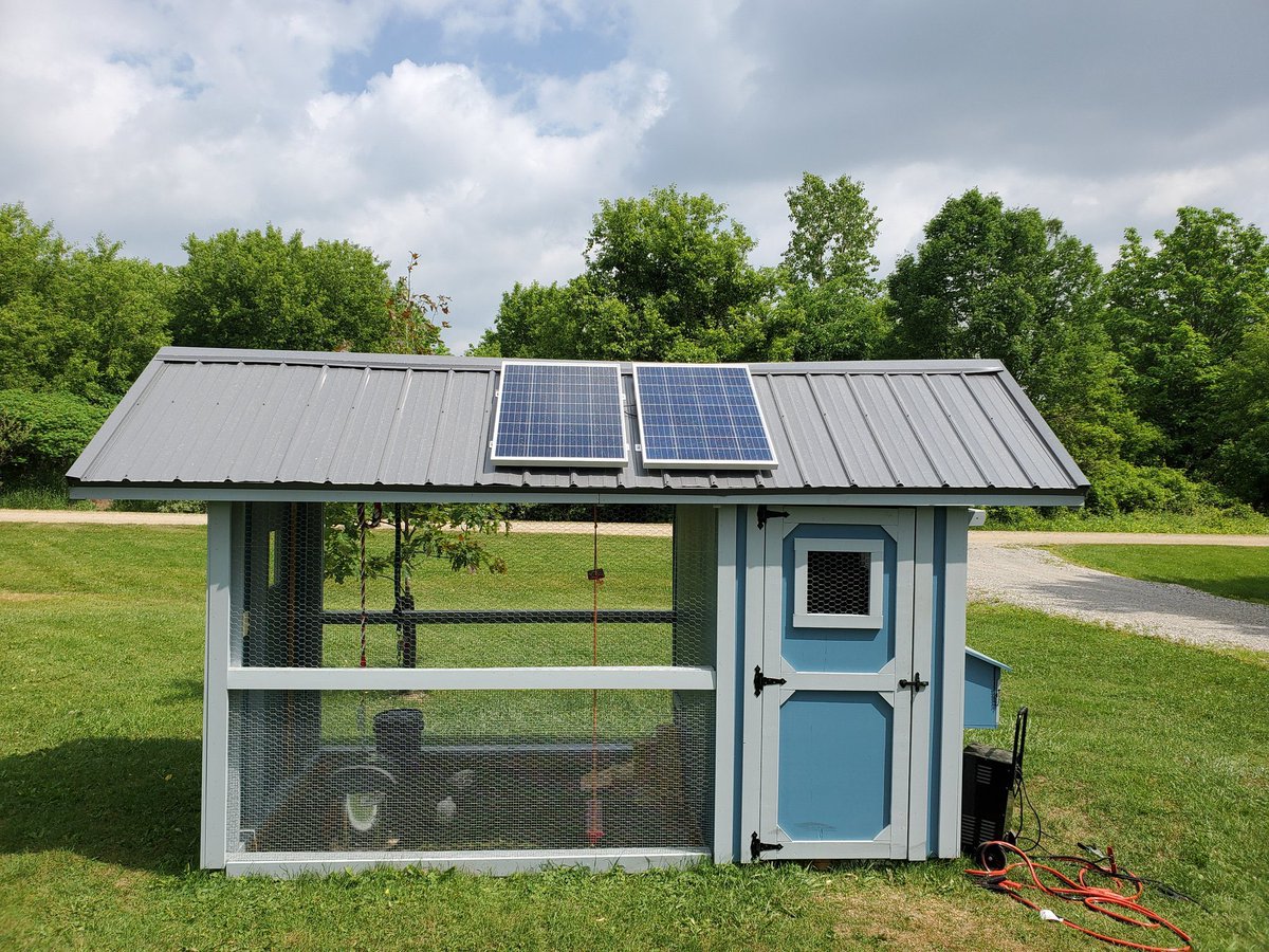 GrapeSolarInc's tweet photo. Check out this photo submission of our 200W kit installed on a chicken coop 🐓☀️ 

#offgrid #solarenergy #chickencoop #RenewableEnergy #farming #sustainableLiving https://t.co/kUXsIoavpB