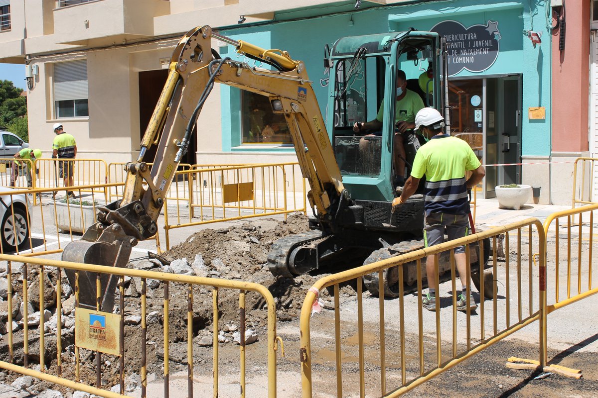 ajlAldea's tweet photo. 🔴  SOREA realitzarà millores molt importants a la xarxa d’aigua potable🔶👉   https://t.co/v7VaFfJPhY 👈🔶
#impulsemlaldea #AccióUrbanaiRural #ImatgeiPromociódePoble @sorea https://t.co/8aub9pU8R4