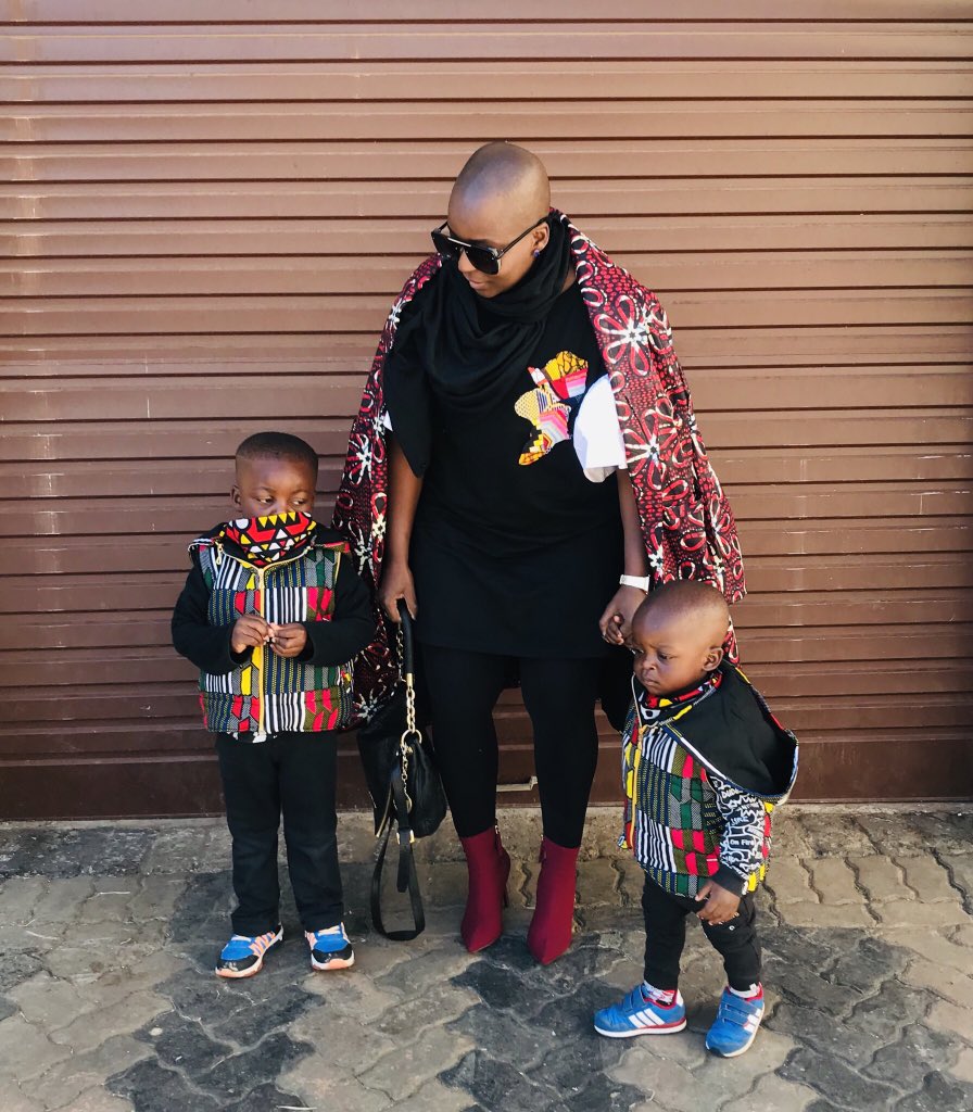 ChenesaiStudio's tweet photo. Colored moments with the Pants Brothers ✅ https://t.co/OiIzt1cFI4