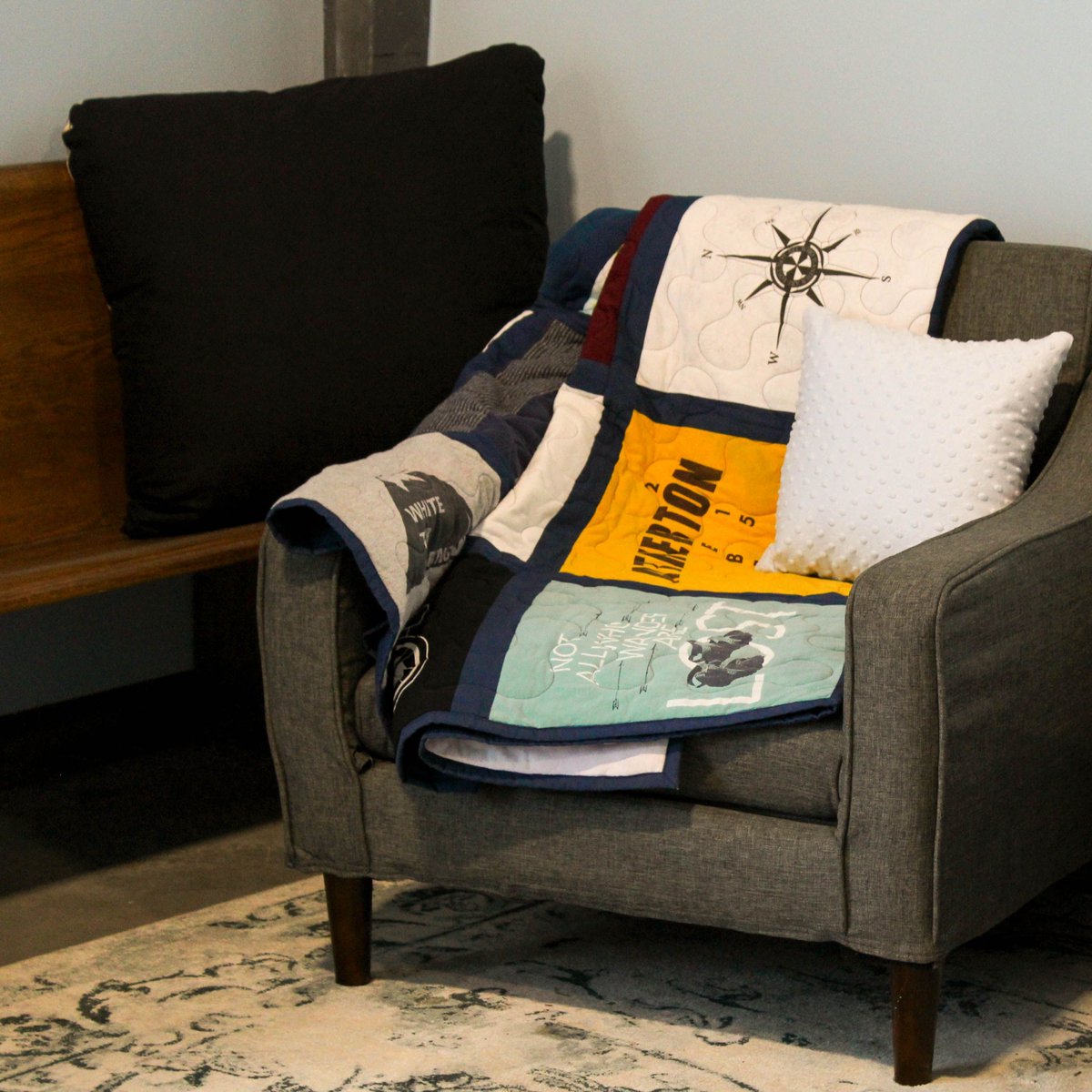 CampusQuilt's tweet photo. We may be bias, but our favorite addition to any room is a Campus Quilt. There is no better way to add your personality to a space, than with a blanket that's filled with your favorite memories.
#campusquilt #campusquiltcompany #home #customquilt #customtshirtquilt #memories https://t.co/5ztuLby5i3