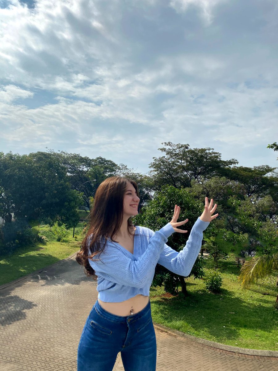 cassandrasleee's tweet photo. Ada yg masih bangun?? 😄 https://t.co/G7t7KpjRNM
