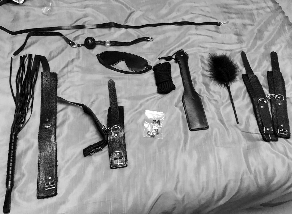 schoolforsissys's tweet photo. A fresh set sorted for my visitor this evening. #sissy #sissybondage https://t.co/dOsKNYAwjh