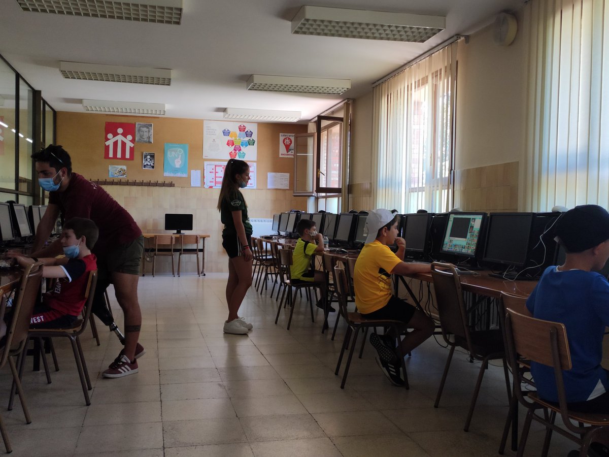 ajbarasona's tweet photo. 🤪 ¿Nos echabais de menos?Empezamos nuestra actividad de verano y estamos encantadas con el reencuentro. 😊 https://t.co/R27kVMFXTz