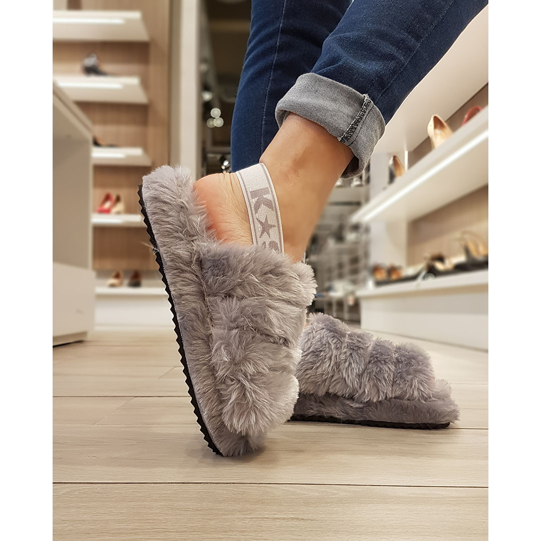 Tendencias 2020 👉 Fluffys ¿Te animás? 😀
El calzado que es furor en épocas de cuarentena 🔥. Estas pantuflas super livianas se convirtieron en el artículo más buscado. Úsalas con o sin medias y del color que más te guste. Tanto adentro de casa como afuera. 🙊
#TateTendencias