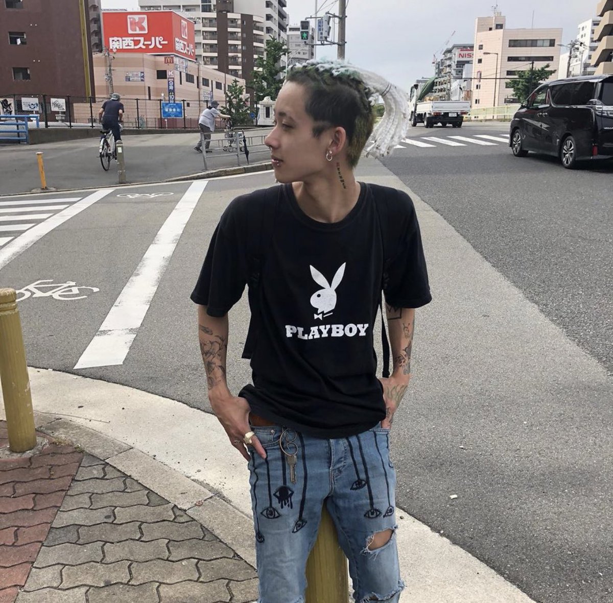 siemandero
         -Jestem TIM. nie jestem nowy ale byłem na hiatusie i zmieniłem fc , wiec bardzo chciałbym poznać nowe osoby.
♡- napisze
↻- hug