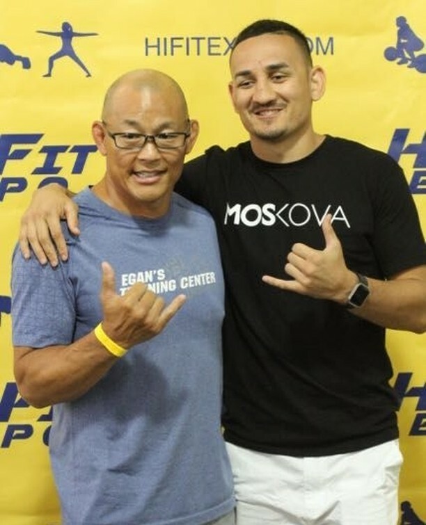 hawaiifitexpo's tweet photo. That time when @eganinoue and @blessedmma shared shakas together. 🤙🏻⁠
#tbt⁠
.🏋🏼‍♀️⁠
.⁠
.⁠
.⁠
.⁠
.⁠
.📸@dbemedia⁠
.  #hifitexpo #blessedmma #ufcgym #dbemedia #powerlifting #bodybuilding #weightlifting #aesthetics #fitness #fitfam #fitfriends #fitne… https://t.co/i4txZg9iQK https://t.co/PXJViUnm8E
