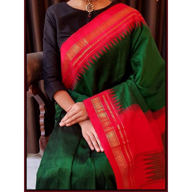 TRADITIONAL REGIONAL SAREES OF INDIA*********************************************7/16SAREE NAME -- ILKAL SAREEPLACE-- KARNATAKA** Use of kasuti embroidery with chariot and elephant as common motifs  #SareeTwitter