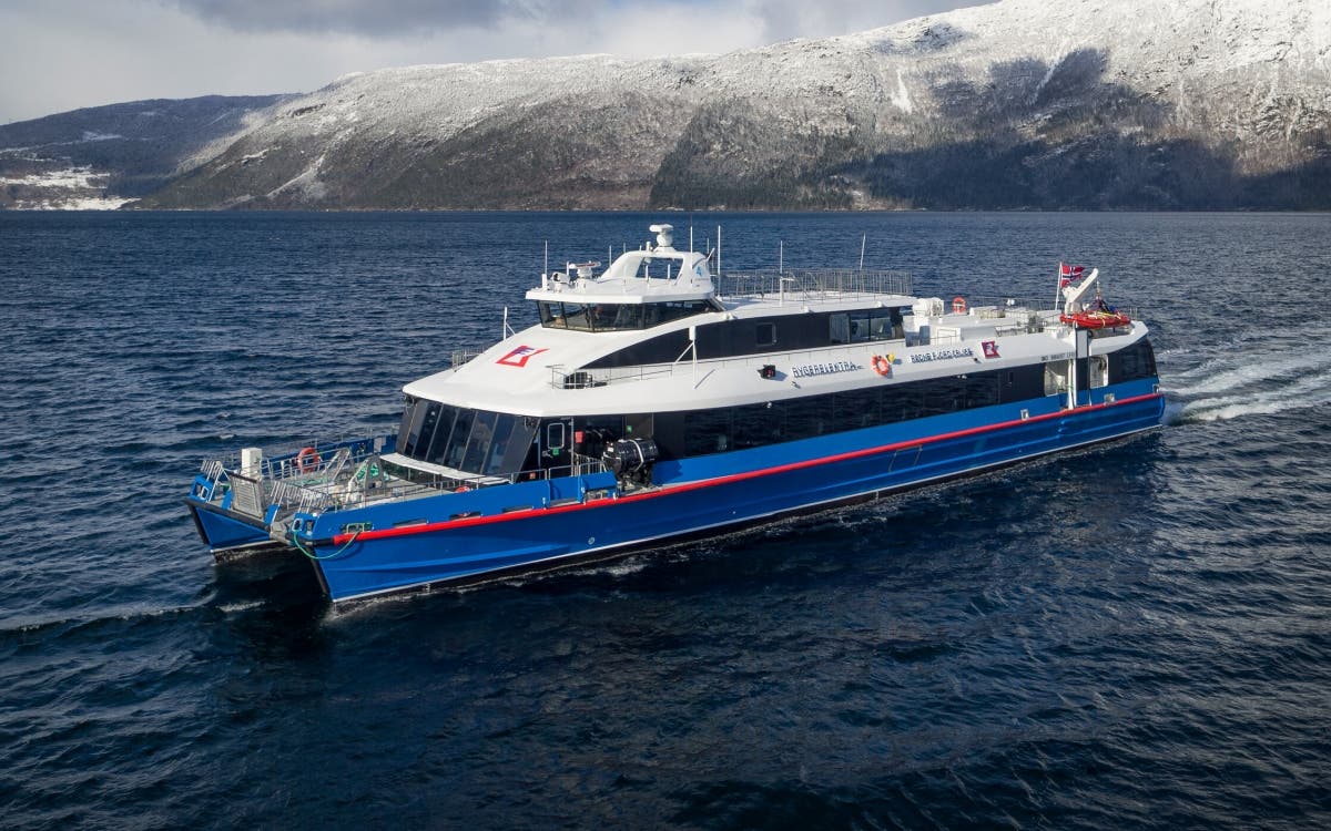 SCLMAG_'s tweet photo. El ferry más rápido del mundo, es eléctrico y cuenta con  una batería de 2 MWh.🔋⚡️ #SCLMAG  👉👉👉https://t.co/Z6l6picIHC https://t.co/n5jhs746IL