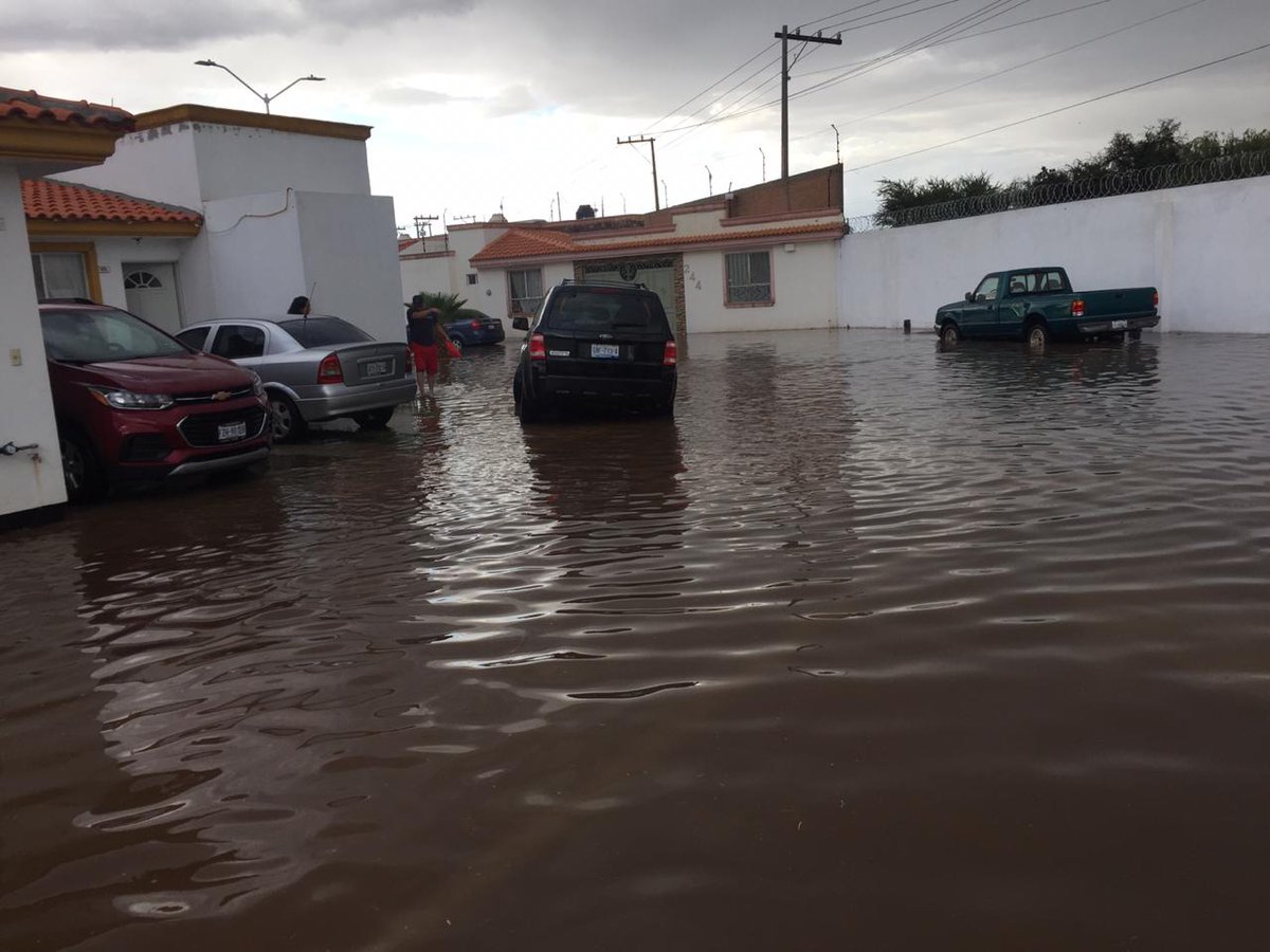 srene_a's tweet photo. Sin respuesta aún a la problemática que se vive en el fracc Aranzazu 2 @AMD_Durango @JorgeSalum @ObrasPublicasDG @Rodrigo_mijares @ZujeyLuna10 @canal10durango https://t.co/wjv5On8i1S