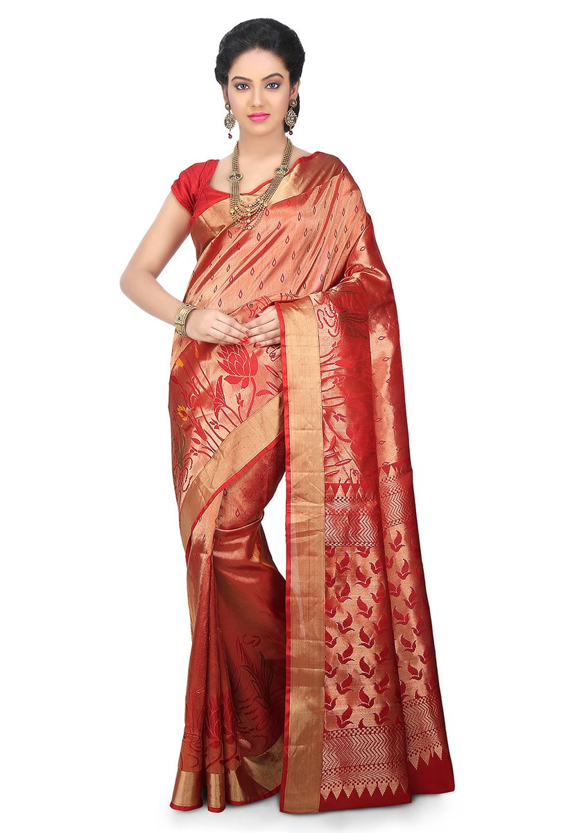 TRADITIONAL REGIONAL SAREES OF INDIA*********************************************11/16SAREE NAME-- KONRADPLACE- TAMIL NADU** fabric usually has either stripes or checks and a wide border and with motifs of animals and natural elements. it is also called a temple saree