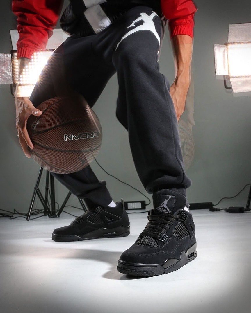 KickBoxStreetW's tweet photo. AIR JORDAN 4 RETRO “BLACK CAT”
Available Sizes: UK8
From: R4,299
Get it now on our website
https://t.co/Q1EZFPshTt. Click on the link in our bio
DM us for more details.
#KickBoxStreetWear
#KickBoxSW https://t.co/i4T5vlfWgV
