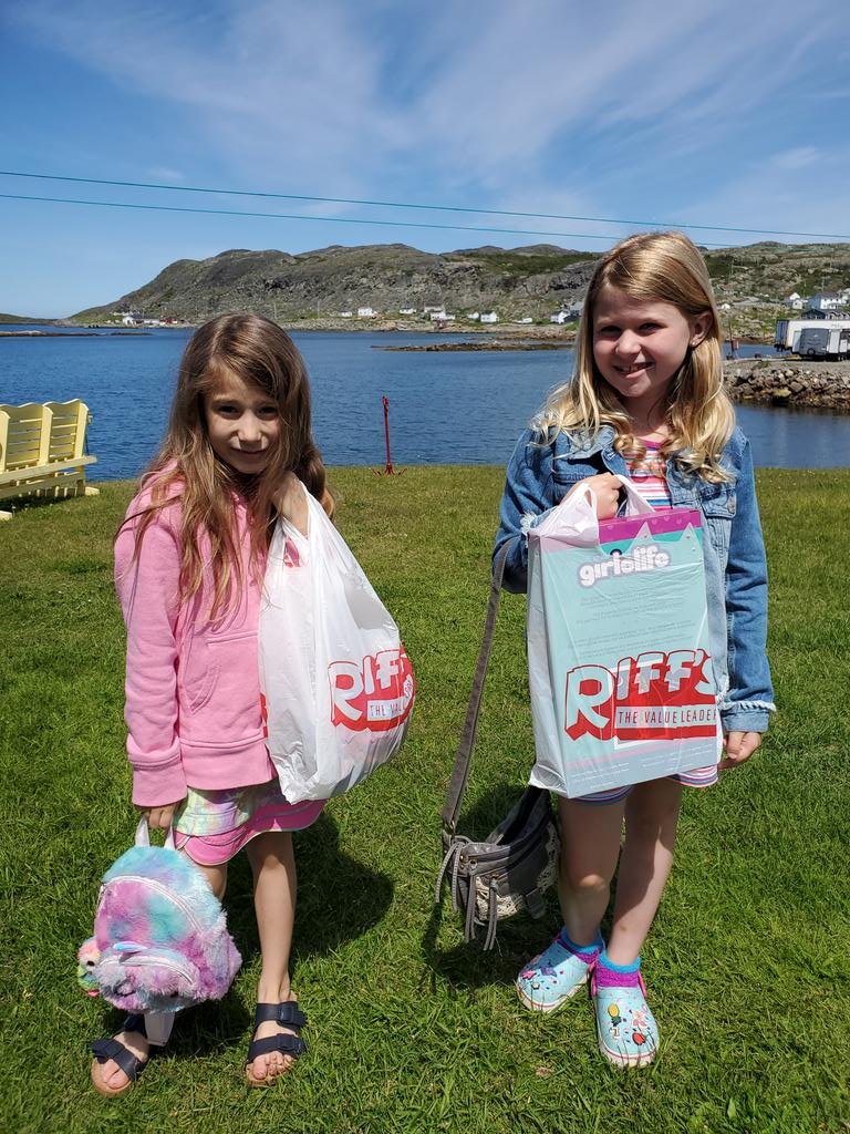 FogoGirl's tweet photo. Teaching a whole new generation all about shopping at Riffs. #lifelessons https://t.co/kPXsNiRA7K