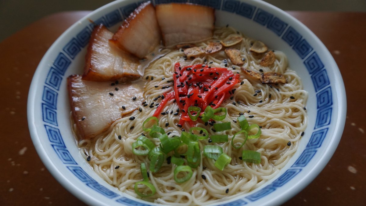 Took me 14 hours to make this ramen recipe. But look at my beautiful child and say it isn't worth it! #ramen #tonkotsuramen #ramenrecipe #japanfood #recipes #dinnerbydennis

dinnerbydennis.com/hakata-ramen/