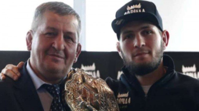 VIVAbola's tweet photo. Sikap Berkelas Mendiang Ayah Khabib: Maafkan Dosa Besar Conor McGregor https://t.co/zjQxtL6pCa https://t.co/oENyt9iVHO