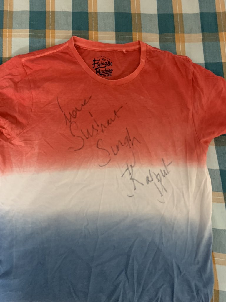batmanandjokerr's tweet photo. Autographed T-shirt  #SushanthSinghRajput https://t.co/uvP6lix2q7