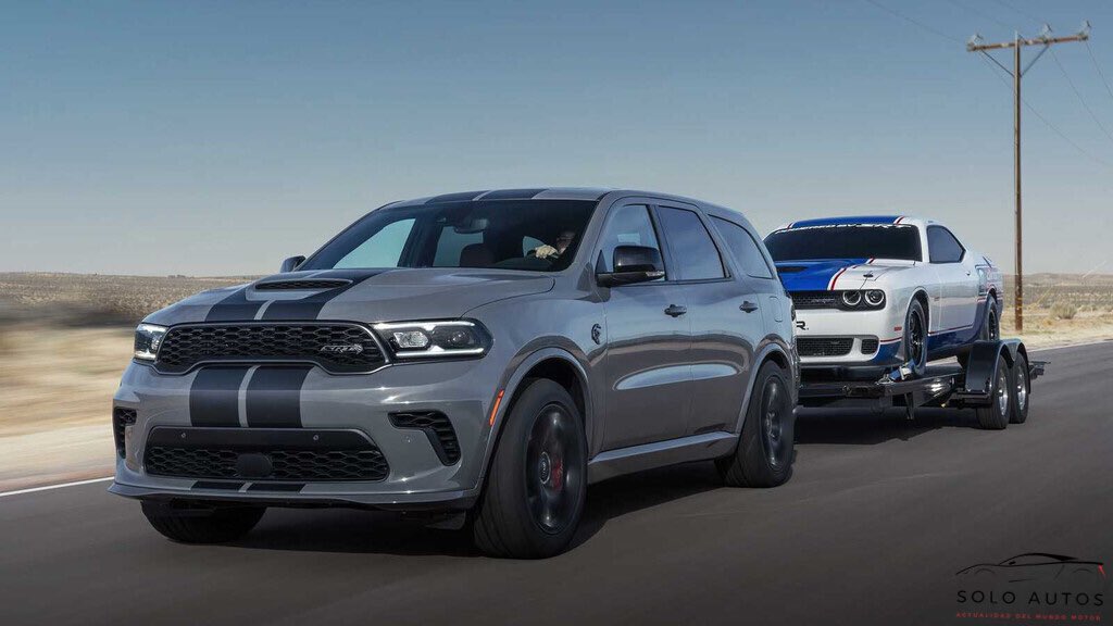 soloautos_mx's tweet photo. Dogde Durango 2021 recibe un facelift y estrena la esperada versión SRT Hellcat. La renovada Durango muestra algunos cambios ópticos como lo son los cambios sutiles en la parrilla y una nueva distribución del interior. https://t.co/d0tVqockmM