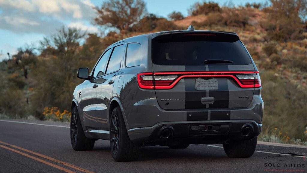 soloautos_mx's tweet photo. Dogde Durango 2021 recibe un facelift y estrena la esperada versión SRT Hellcat. La renovada Durango muestra algunos cambios ópticos como lo son los cambios sutiles en la parrilla y una nueva distribución del interior. https://t.co/d0tVqockmM