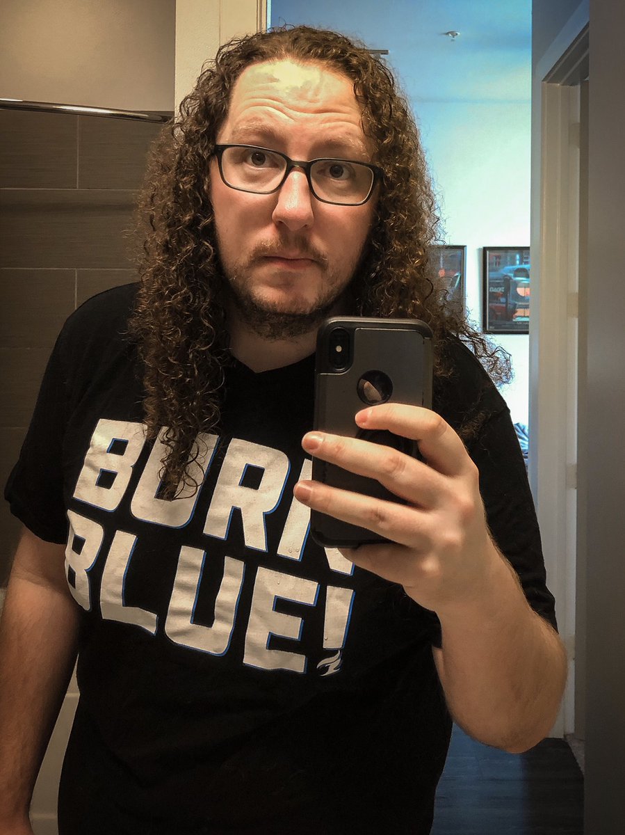 Cory_nV's tweet photo. Brushed out my hair for the first time in probably a month. Thought I would throw it back to my myspace days and do a mirror selfie. Anyone else having a good hair day? #myspaceselfie #goodhairday https://t.co/KPiWOLUDfw