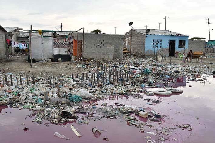 CelsoTeteC's tweet photo. Tasajera y Pueblo Viejo son 2 poblaciones del Magd, a orillas de la troncal del Caribe, sumidas en la pobreza extrema y abandono estatal. ¿Saben qué es lo peor? Hay 2 peajes privados en sólo 67 KMs entre Barranquilla y Ciénaga. Facturan miles de millones. Esa es Colombia. https://t.co/4pwqqKu7Kr