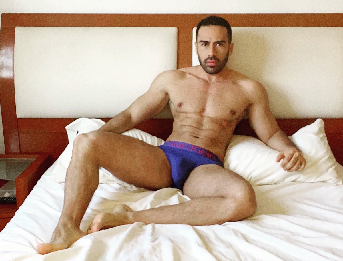 edgarmanager's tweet photo. Lunes con L de LOVE #love #lunes #monday #mondaymood #mondaymotivation #july #julio #coronavirusruinedmybirthday #underwear #bedpics https://t.co/Z1yh8kZu5w