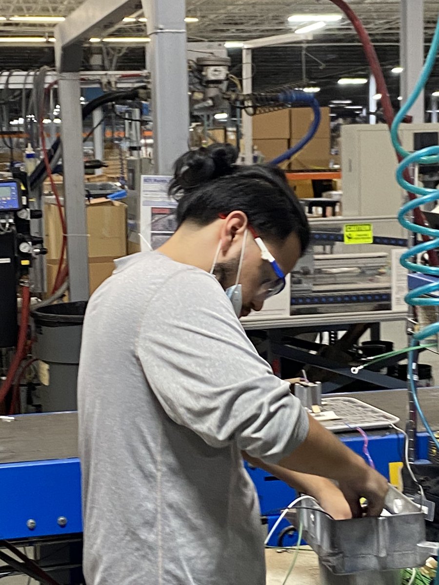 Mcscience348's tweet photo. So proud of #mthcs students braving the heat at #LSI!! #Empowering students in #STEM education! #MyOhioClassroom on summer break! https://t.co/TvIWHcrsGg