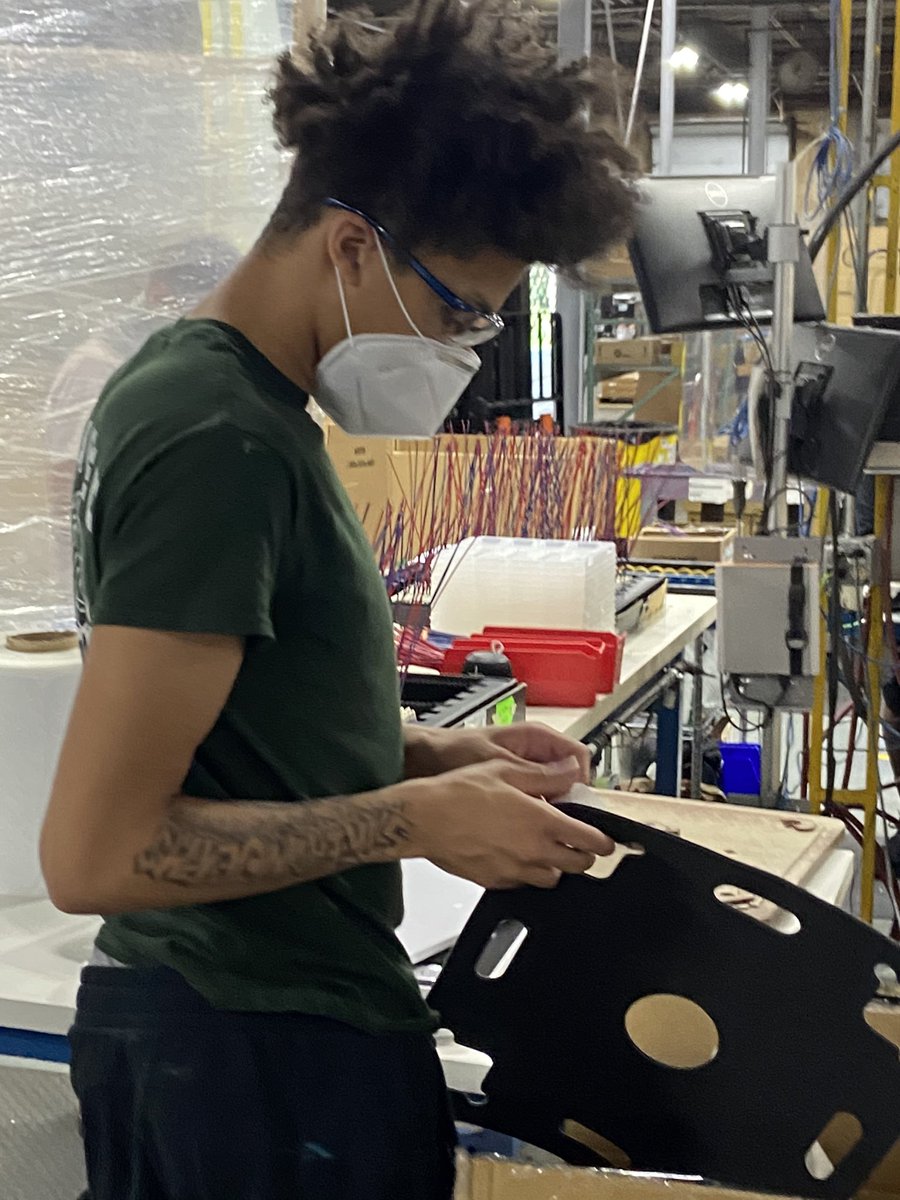 Mcscience348's tweet photo. So proud of #mthcs students braving the heat at #LSI!! #Empowering students in #STEM education! #MyOhioClassroom on summer break! https://t.co/TvIWHcrsGg