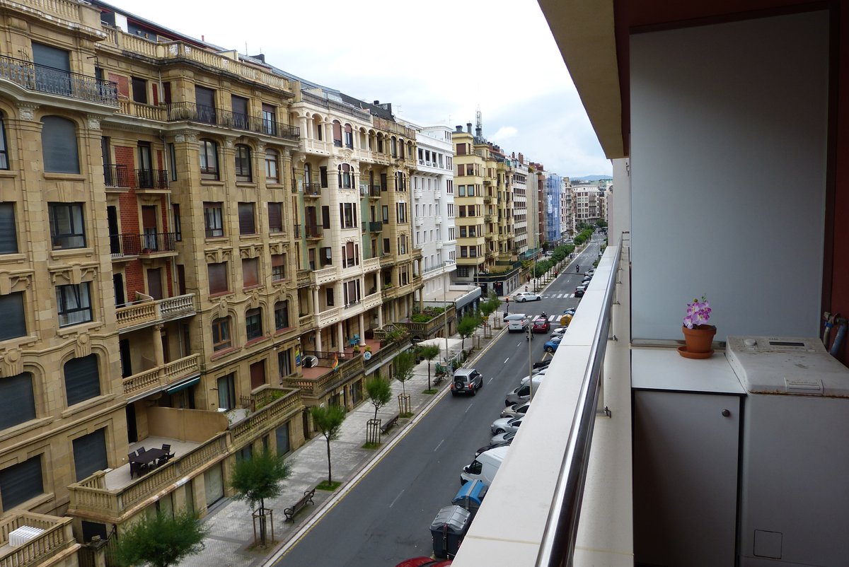 BurutaranInmo's tweet image. Z32022 Apartamento encantador, alto, luminoso y exterior a Paseo Colón, junto a la playa de la Zurriola. Ideal para vivir y como inversión.

bit.ly/2O2iYWk

Visita virtual: bit.ly/2ZClkR2

#Donostia #CasaEnVenta #Inmobiliaria #GrupoExin10 #RealEstate #HomeStage