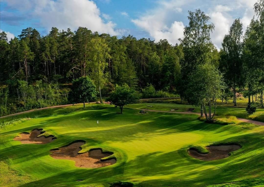 DuraBunker's tweet photo. Alands GC Finland opened 4 play last week Couldn't b there hoping 2 make it 4 grand opening in 2021 A special place &amp; amazing project 2b part of bunkers of synthetic edging &amp; rubber crumb liner awesome design by @SVVgolfdesign &amp; construction work led by Nelson&amp;Vechio #wawfactor https://t.co/TjPWTup9mh
