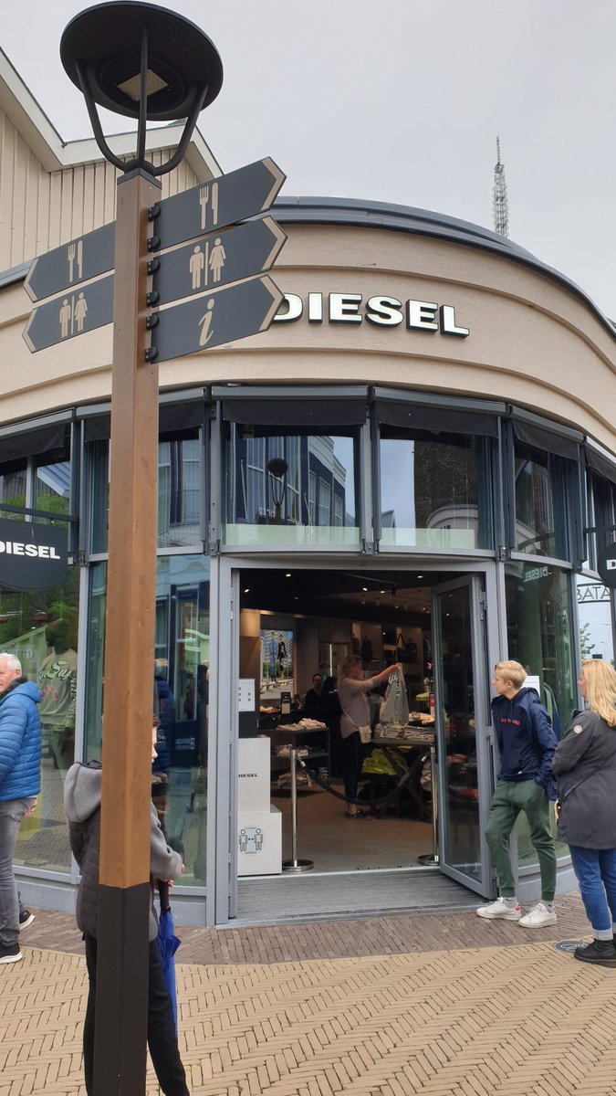 Jalan-jalan di #belanda yang sudah mulai aman terkendali. Factory Outlet #bataviastad