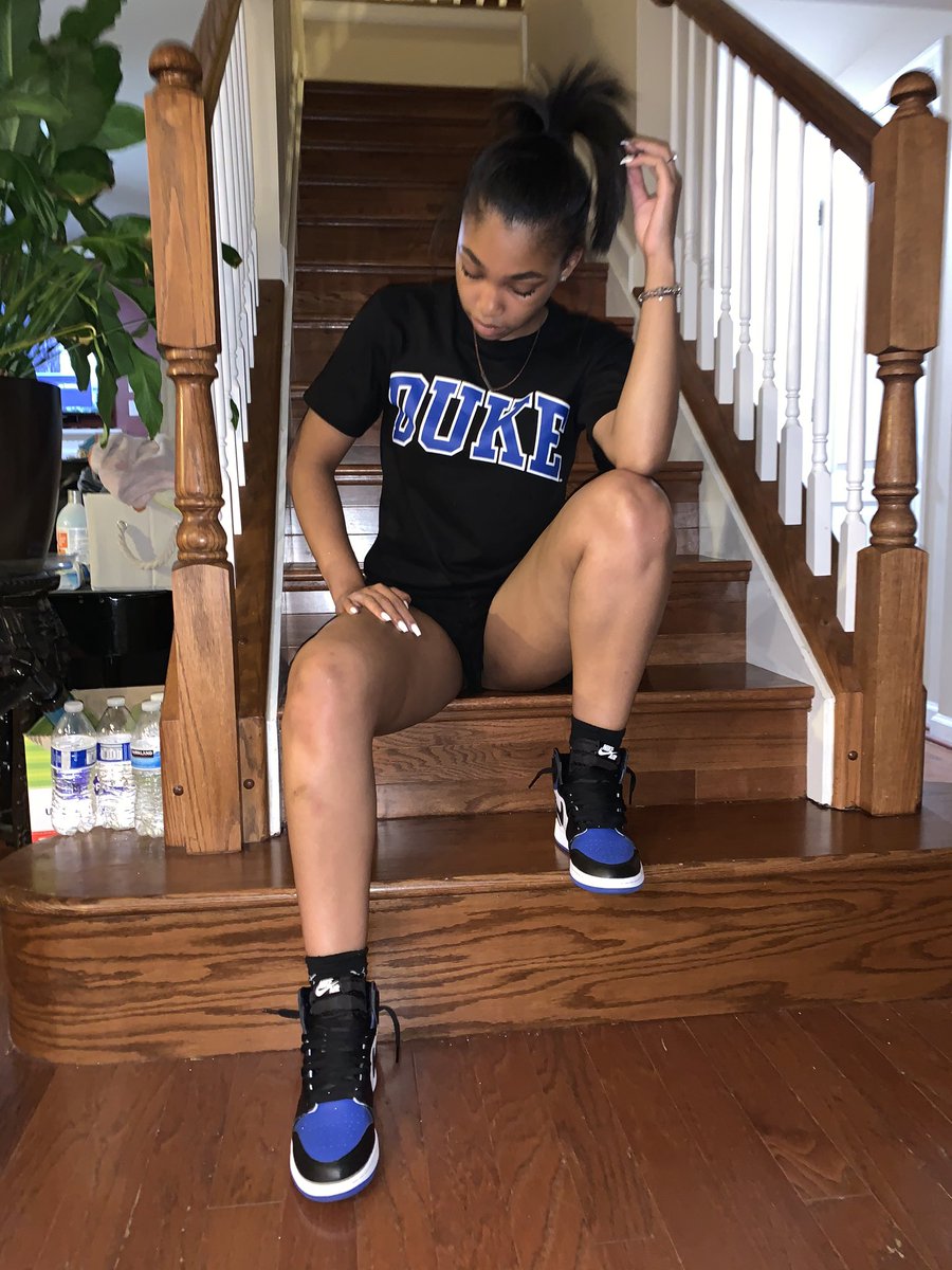 CameronManiya's tweet photo. #WhosWhoAtNcat 
➖cameron aka cam
➖major: computer engineering
➖honors college
➖#ncat24 
➖from the d(m)v
➖ion have any #ncat friends yet so hmu https://t.co/fRhxSidwnA
