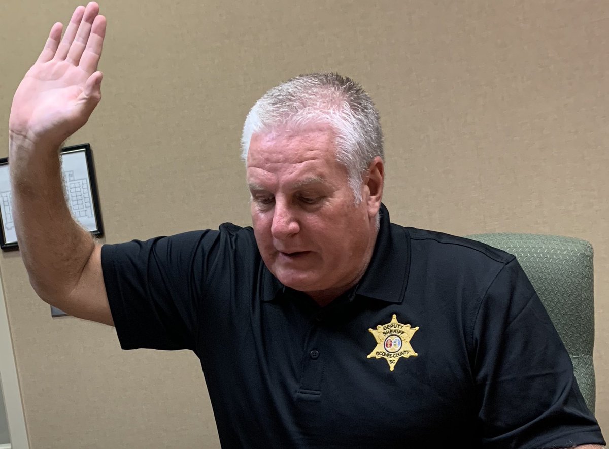 oconeelaw's tweet photo. The OCSO would like to welcome Joey Duncan to the Uniform Patrol Division after being sworn in this morning! Joey has 37 years of law enforcement experience and has served with four other law enforcement agencies. #WeAreOCSOSC @SheriffCrenshaw #LawEnforcement #sheriffsdeputy https://t.co/aswlQ4Mcgm