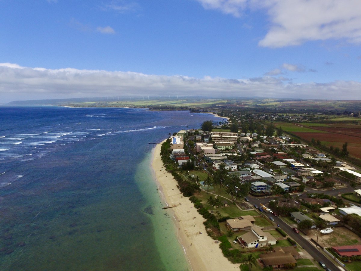 Gorgeous views from up above of the North Shore! #Waialua #NorthShore #Oahu #HILife #LuckyWeLiveHawaii 🏝😍🤙