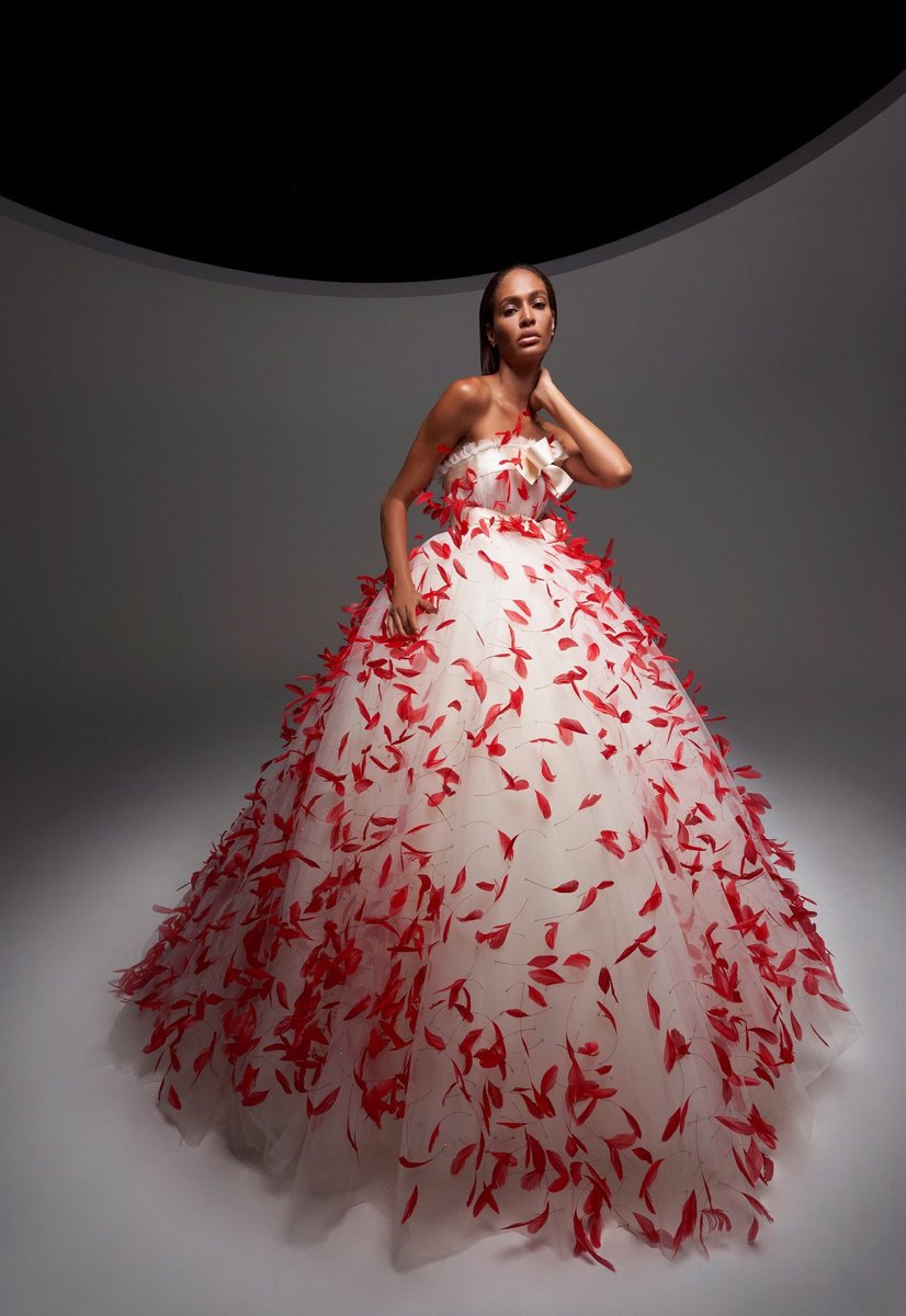FashionweekNYC's tweet photo. Take a look at the Giambattista Valli Couture Fall 2020 Collection 🥰🥰🥰 https://t.co/7980hTYICv