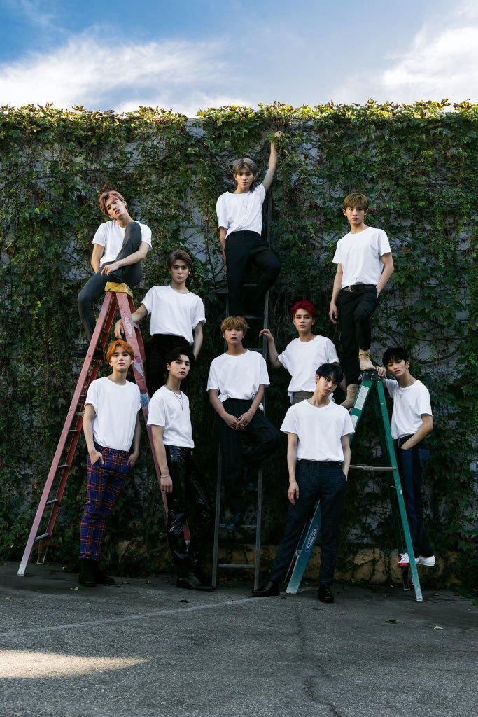 putricaula's tweet photo. 4 years you together and produce many works, nctzen will always love you 💚💚
#4YearsWithNCT127 
#HappyBrithdayNCT127
@NCTsmtown_127 https://t.co/TMj2vFxk4L